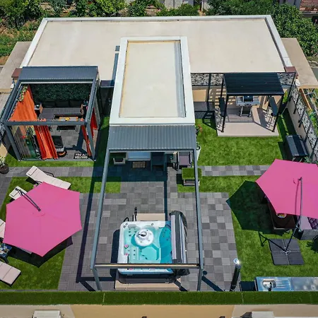 Sky, Luxury With Sea-view And Jacuzzi Apartmán Kaštela