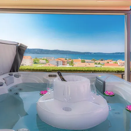 Sky, Luxury With Sea-view And Jacuzzi 아파트