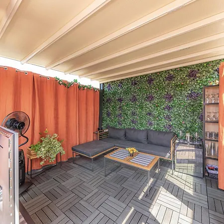 アパート Sky, Luxury With Sea-view And Jacuzzi Kaštela