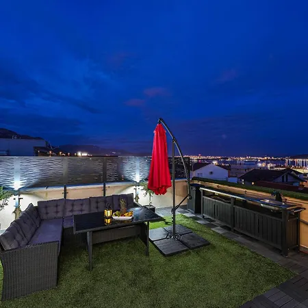 Sky, Luxury With Sea-view And Jacuzzi Kaštela