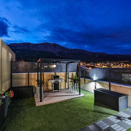 Sky, Luxury With Sea-view And Jacuzzi 아파트 Kaštela