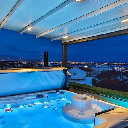Sky, Luxury With Sea-view And Jacuzzi アパート *