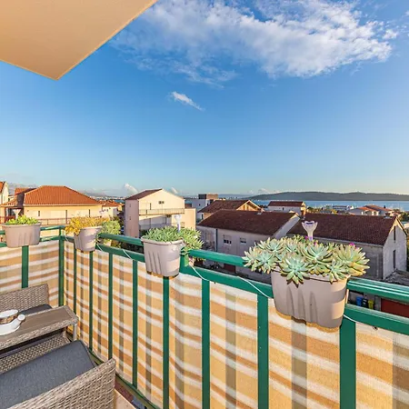 Sky, Luxury With Sea-view And Jacuzzi 아파트