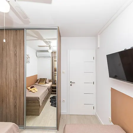 アパート Sky, Luxury With Sea-view And Jacuzzi Kaštela