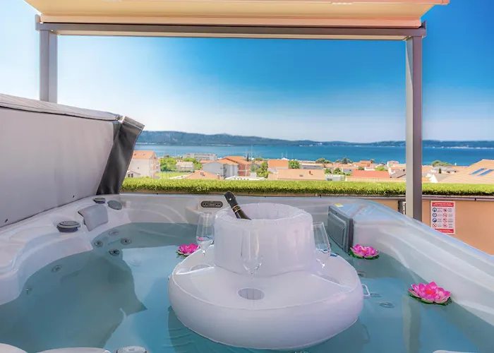 Sky, Luxury With Sea-view And Jacuzzi Апартаменты