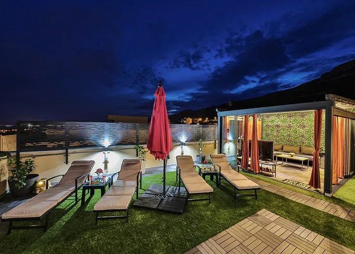 Апартаменты Sky, Luxury With Sea-view And Jacuzzi *