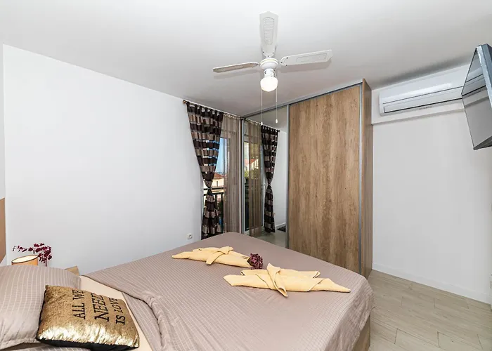 Апартаменты Sky, Luxury With Sea-view And Jacuzzi *