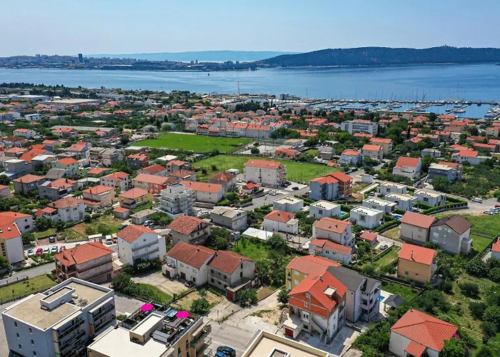 Sky, Luxury With Sea-view And Jacuzzi Каштела