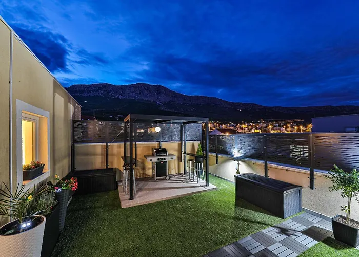 Sky, Luxury With Sea-view And Jacuzzi Апартаменты Каштела