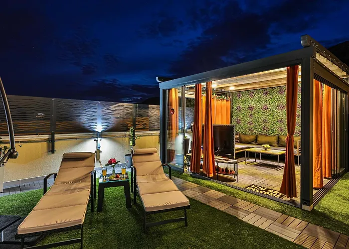 Апартаменты Sky, Luxury With Sea-view And Jacuzzi