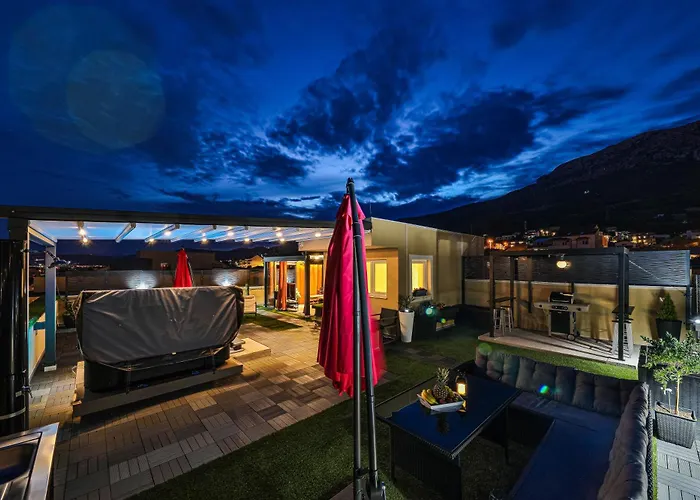 Sky, Luxury With Sea-view And Jacuzzi Каштела