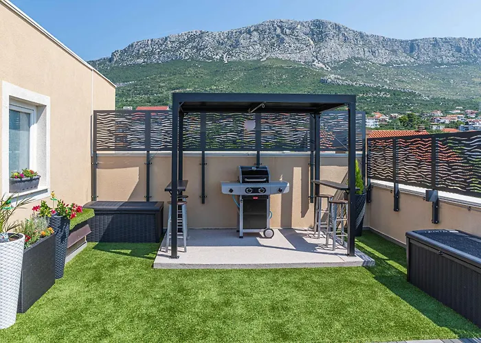 Апартаменты Sky, Luxury With Sea-view And Jacuzzi *